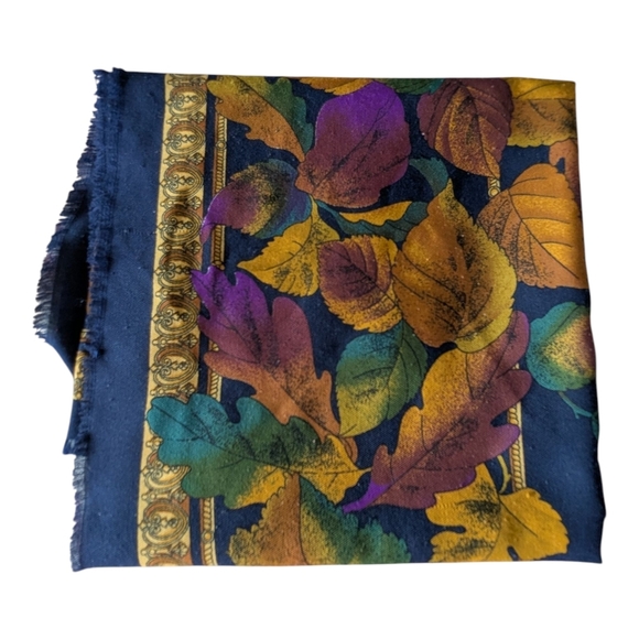 Vintage, Elegant, Floral Scarf. - Picture 4 of 5